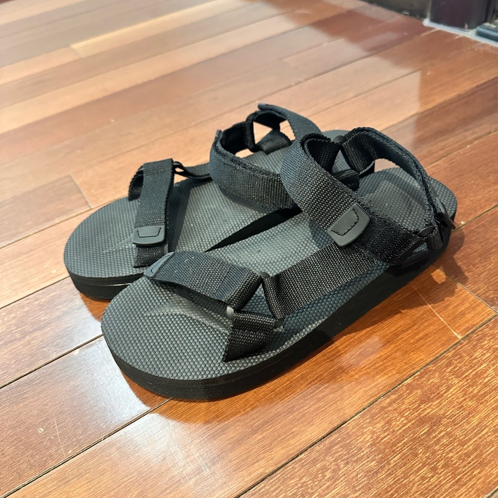 ASOS platform Tevas